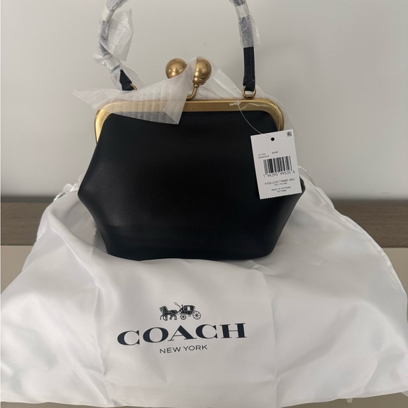 Coach Black Leather Kisslock Bag - Picture 3 of 7